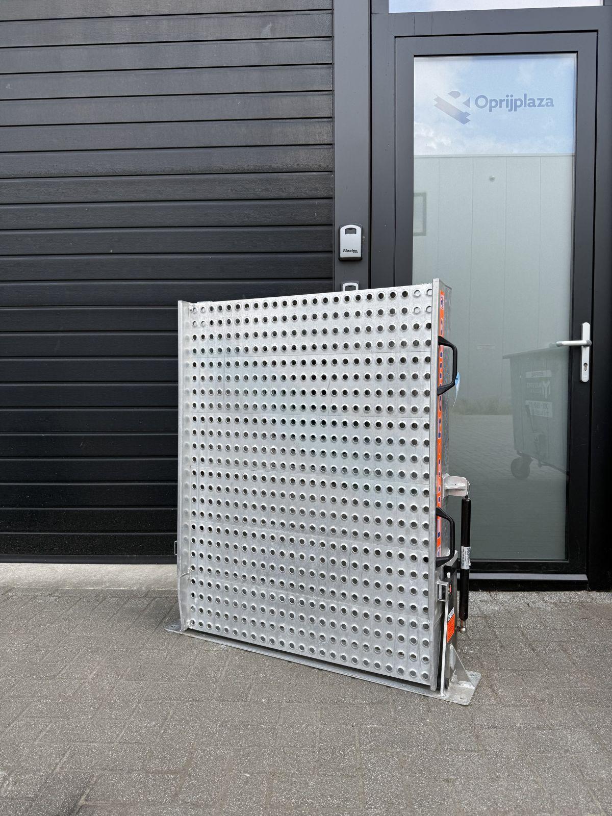 Tweedehands AMF Euro-Rampe oprijplaat 240 x 91 cm artikelnummer 000259, overzicht.