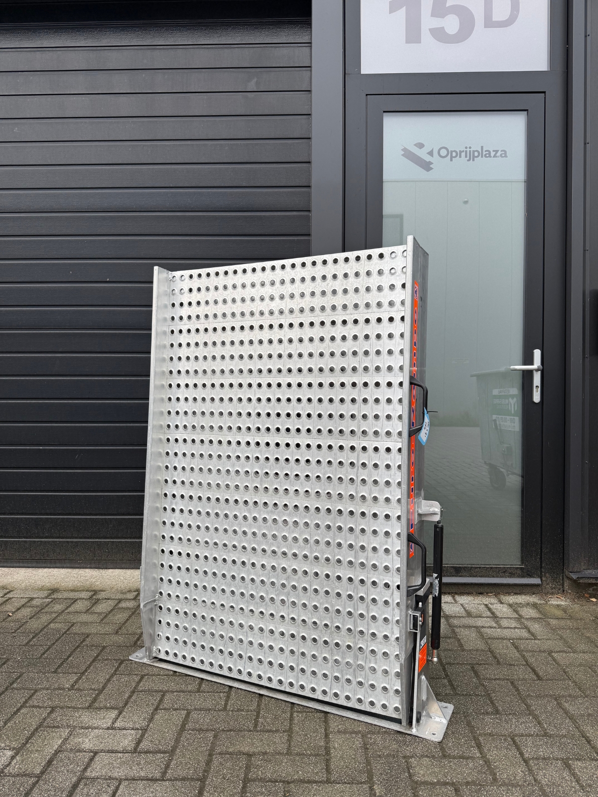 Tweedehands AMF Euro-Rampe oprijplaat 280 x 91 cm artikelnummer 000264, overzicht.