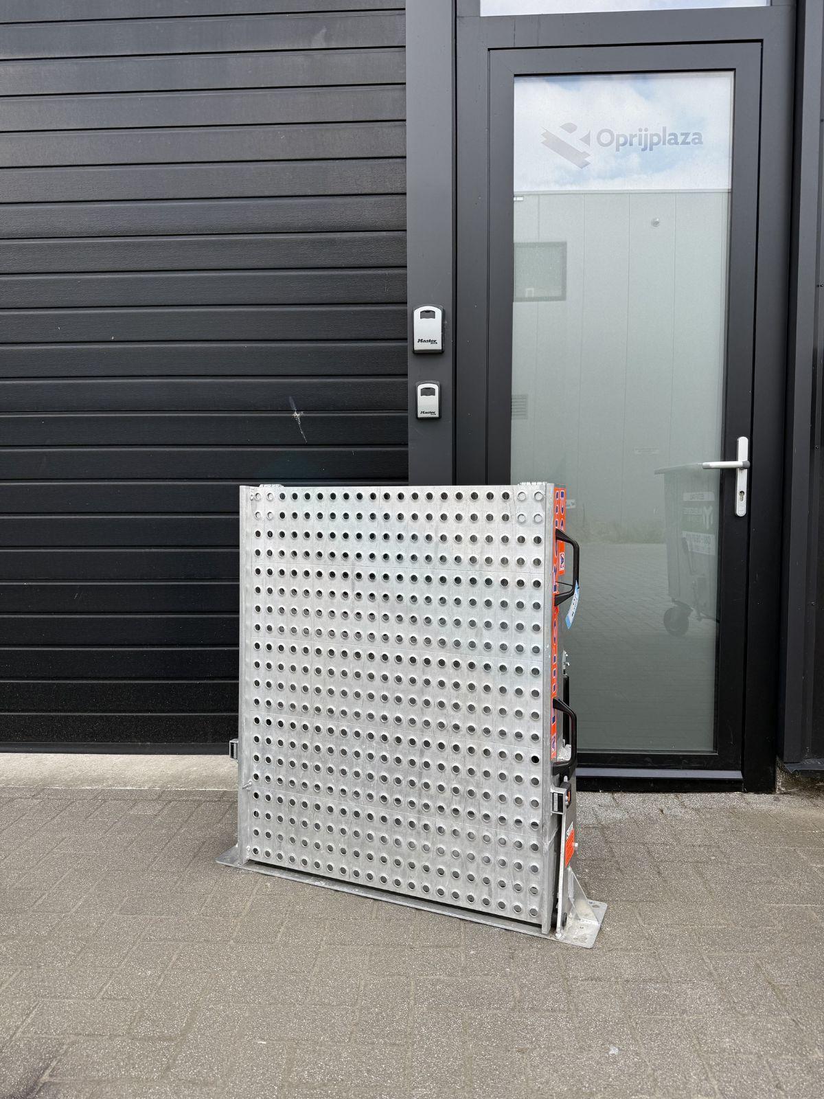 Tweedehands AMF Euro-Rampe oprijplaat 200 x 80 cm artikelnummer 000243, overzicht.