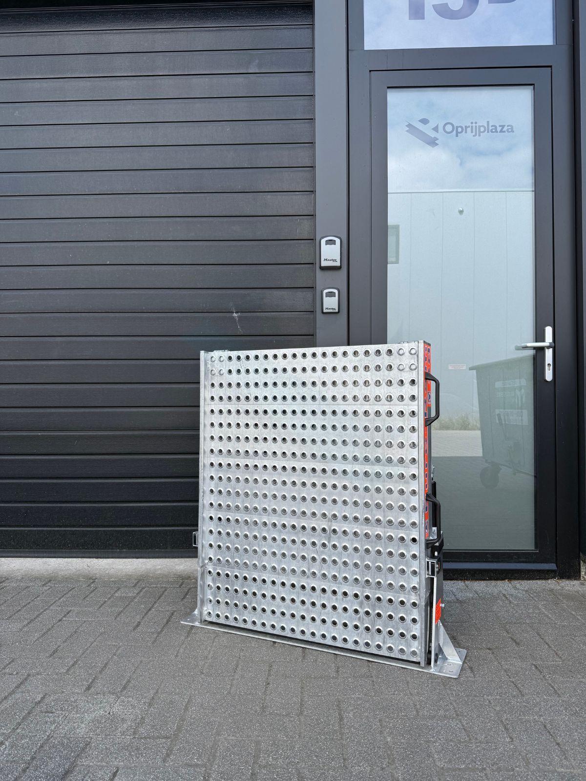 Tweedehands AMF Euro-Rampe oprijplaat 200 x 80 cm artikelnummer 000263, overzicht.